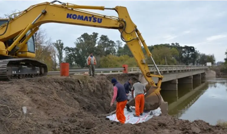 -Vialidad-Nacional-Repara-el-puente-de-la-Ex-Ruta-9-Sobre-el-Río-Carcarañá-06-04-2026_12_02_PM